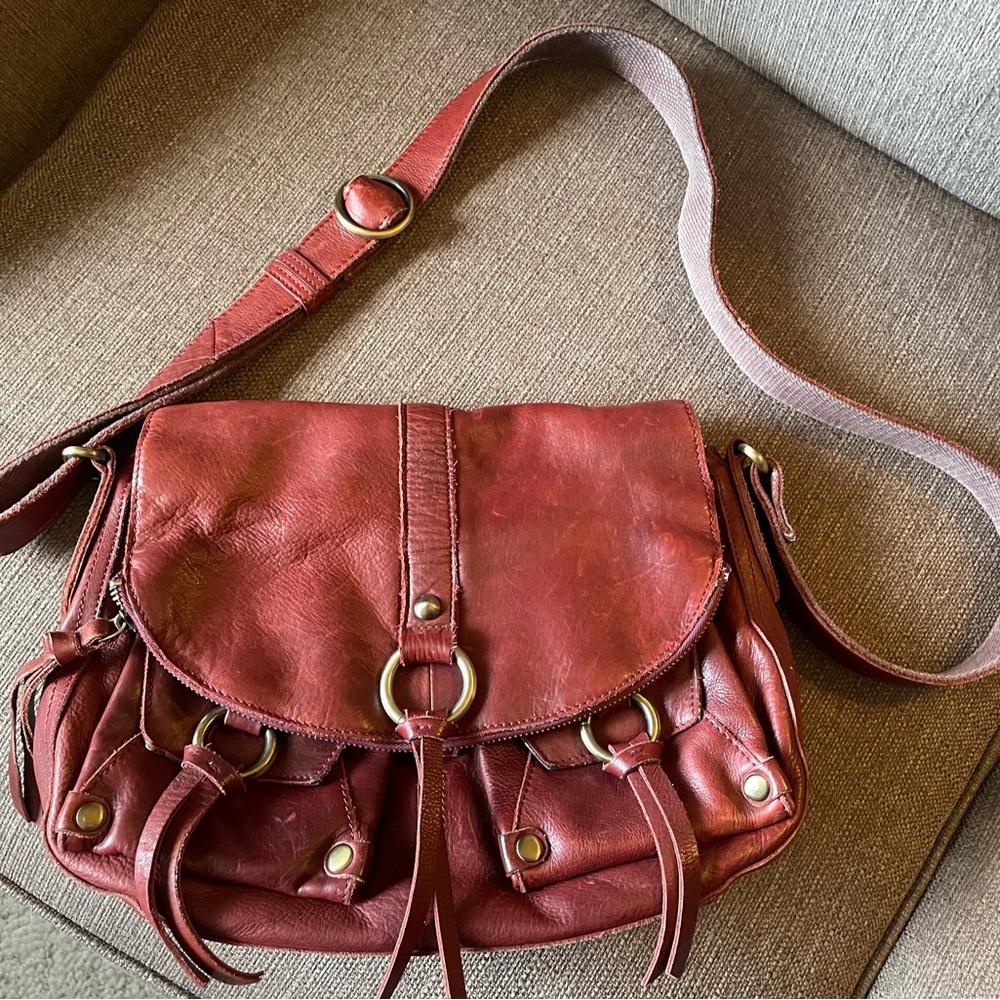 Vintage Lucky Brand Jeans Distressed Leather Flap Shoulder Bag Purse Brown Red